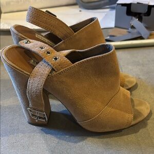 Steve Madden Tan Block Heel Sandals